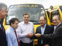 Recebimento de 01 micro-ônibus para transporte Escolar - 